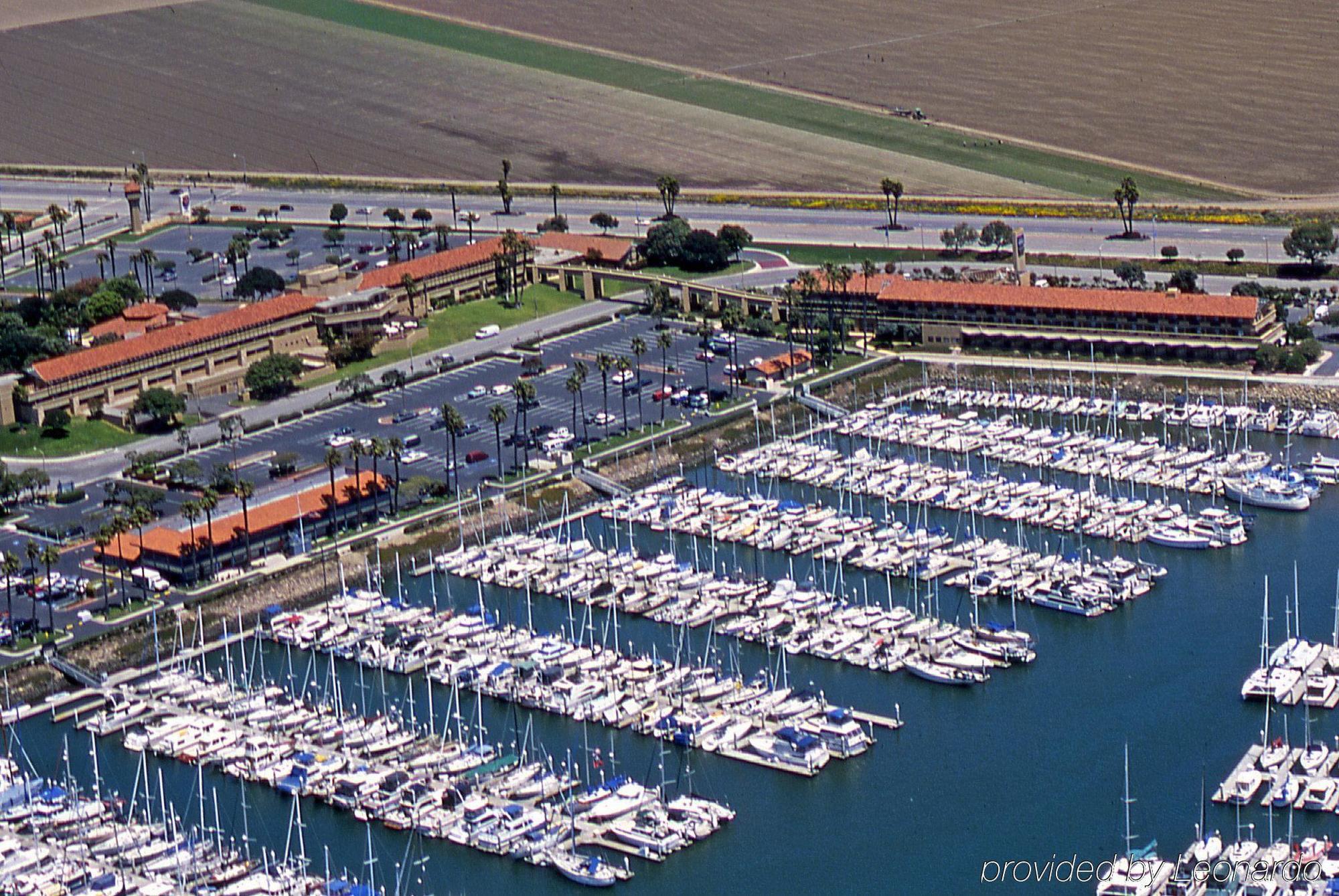 Holiday Inn Express Hotel & Suites Ventura Harbor By Ihg Exterior foto
